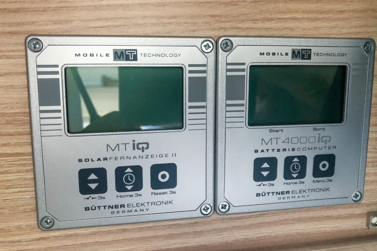 Büttner Batterie-Computer MT 4000 iQ und Büttner MT iQ Solar Fernanzeige II