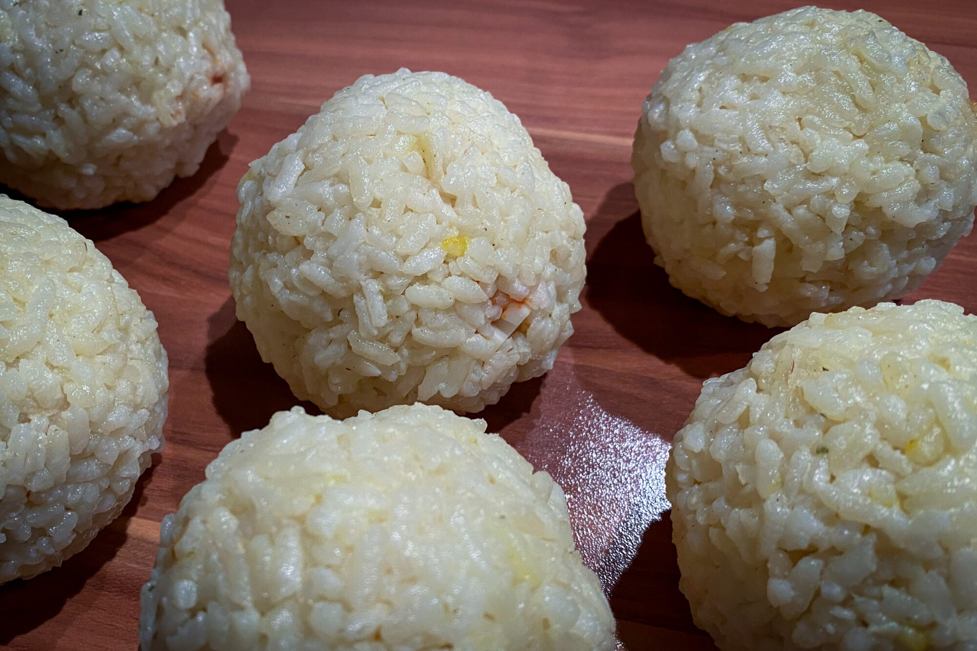 Unpanierte Arancini fertig geformt