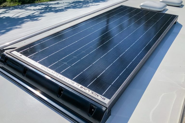 Solaranlage und Wechselrichter fürs Wohnmobil